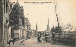 St Ouen Sur Iton * Entrée Du Bourg Du Village , Route De La Gare * Villageois - Sonstige & Ohne Zuordnung