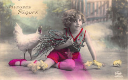 Pâques - Fillette Poule Et Poussin - Ballerines Roses - Carte Postale Ancienne - Ostern