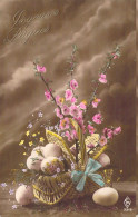 Pâques - Panier En Osier Rempli D'oeufs Et De Fleurs Roses  - Carte Postale Ancienne - Ostern