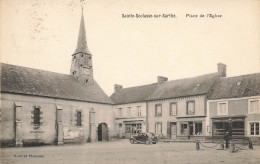 Ste Scolasse Sur Sarthe * Place De L'église * Automobile Ancienne * Villageois - Sonstige & Ohne Zuordnung