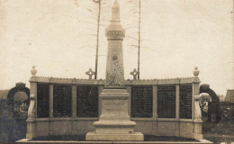 Bruay * Carte Photo * Place Et Monument Aux Enfants Morts De La Commune - Sonstige & Ohne Zuordnung