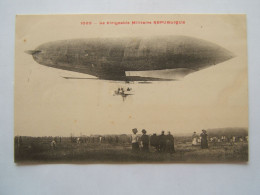 AVIATION/DIRIGEABLE: Le Dirigeable Militaire République                 CPA - Zeppeline
