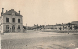 Ribecourt (60 - Oise)  Place Et Mairie - Ribecourt Dreslincourt