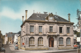 PONT-CHATEAU. - L'Hôtel De Ville. CPM Tour Dentelé Pas Courante - Pontchâteau