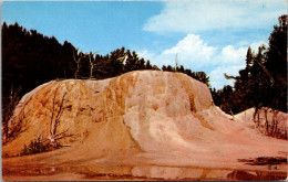 Yellowstone National Park Mammoth Orange Spring Mound - USA Nationale Parken