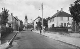 58-SAINT-HONORE-LES-BAINS- LA RUE PRINCIPALE , LA POSTE ET L'EGLISE - Saint-Honoré-les-Bains