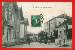 11588 - CHARENTE MARITIME - MATHA - La Place Des Volailles - Matha