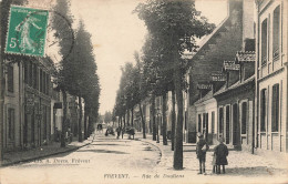 Frévent * Rue De Doullens * Enfants Villageois - Andere & Zonder Classificatie