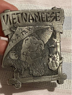 BELT BUCKLES BROCADES  BOUCLE CEINTURE 1976 VIET-NAM VIETNAMEESE THE GREAT AMERICAN BOUCKLE CO CHICAGO - Cinture & Fibbie