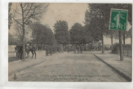Dugny (93) : La Halte Place D'Armes Du 76ème De Ligne Sur La Route Du Bourget En 1910 (animé) PF. - Dugny