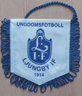 Ljungby IF Sweden Football Club  Soccer Club Fussball Calcio Futbol PENNANT, SPORTS FLAG ZS 2/16 - Habillement, Souvenirs & Autres