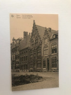 Ypres   Ieper      De Dixmudestraat - Ieper