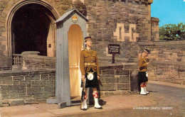 ECOSSE - Edinburgh Castle Sentry - Carte Postale Ancienne - Other & Unclassified