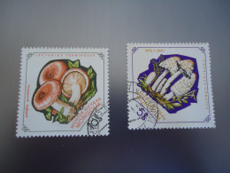 MONGOLIA   USED     STAMPS  2 PLANTS FLOWERS  MUSHROOMS - Mongolie