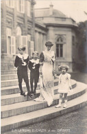 FAMILLES ROYALES - S M - La Reine Elisabeth Et Ses Enfants - Carte Postale Ancienne - Familles Royales