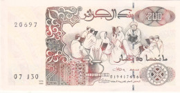 ALGERIA 200 DINARS 1992 P-138 UNC - Algérie