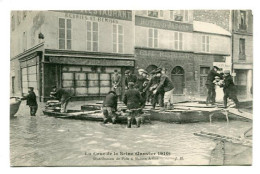 LA CRUE DE LA SEINE (Janvier 1910) - Distribution Du Pain à Maison-Alfort (Hôtel-Restaurant D' Alfort) - Floods