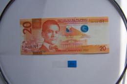 PHILIPPINES  20 PISO #206a   2014   Prés. QUEZON Jeune  Sign; AQUINO  TETANGCO  Seal Bleu,  Billet NEUF - Philippines