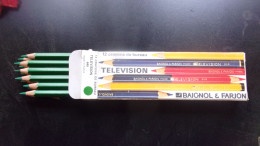 ️ RARE COMME NEUF DANS BOITE ORIGINE BAIGNOL FARJON MODELE TELEVISION VERT 649   12 CRAYONS DE BUREAU - Schreibgerät