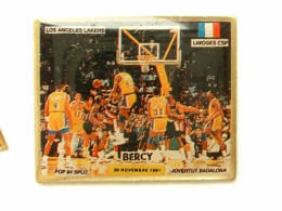 Pin's BASKETBALL - LOS ANGELES LAKERS / LIMOGES CSP - BERCY - Basketball