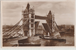 TOWER BRIDGE - LONDON - River Thames