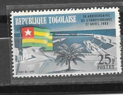 Togo-Poste   . N° 383 ** 3eme Ann. De L'indépendance - Altri & Non Classificati