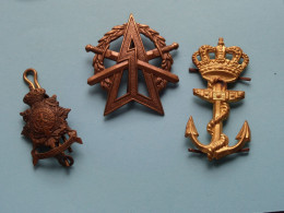 3 Militaire INSIGNES / KENTEKENS ( Zie / See > Scans ) ! - Altri & Non Classificati