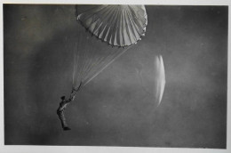 CPA - Carte-Photo - ECOLE D'ISTRES De PARACHUTISTE - SAUT D'un ELEVE - TBE - Parachutespringen