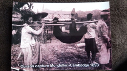 CPM PHOTO REPRO REPRODUCTION OURSON CAPTURE MONDOLKIRI CAMBODGE 1893 - Asie