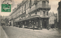 Blois * La Rue Denis Papin Et Le Grand Bazar * Commerce Magasin Façade Devanture - Blois