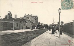 Frévent * 1906 * La Gare * Arrivée Train Locomotive Machine * Ligne Chemin De Fer Pas De Calais - Other & Unclassified