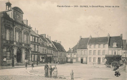 Guines * La Grand'place Et L'hôtel De Ville * Roulotte * Enfants Villagois - Guines