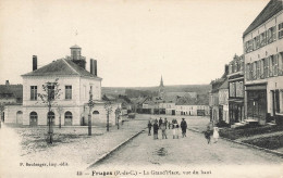 Fruges * La Grand'place, Vue Du Haut * Villageois - Fruges