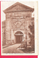 Cpa 17-Ile De Ré, Bagne, Porte De La Citadelle De Saint-Martin, Forcats, Prison, Dos Vierge - Prigione E Prigionieri