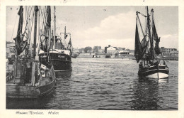 HUSUM - NORDSEE - HAFEN - AN OLD REAL PHOTO POSTCARD #231740 - Husum