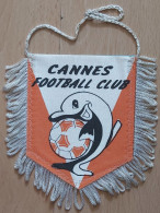 Cannes Football Club France Football Soccer Club Fussball Calcio Futbol Futebol PENNANT, SPORTS FLAG ZS 3/4 - Habillement, Souvenirs & Autres