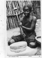 SOMALIE UNE FEMME   ( CARTE PHOTO ) - Somalie