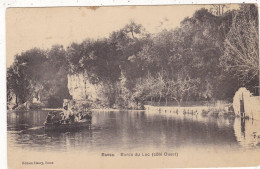 83.  BESSE SUR ISSOLE. BORDS DU LAC COTE OUEST. ANIMATION. EMBARCATION.  ANNEE 1909 + TEXTE - Besse-sur-Issole