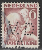 1930 Perfin V.D  A  In Kinderzegels 6+4 Ct Violet NVPH 234 - Gezähnt (perforiert)