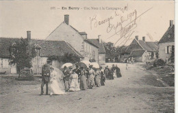 Cpa Une Noce Dans Le Berry - Centre-Val De Loire