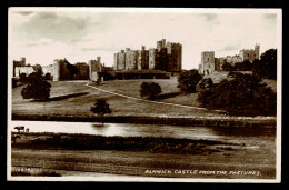 Ref  1604  -  Real Photo Postcard - Alnwick Castle From The Pastures - Northumberland - Other & Unclassified