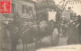 Charleval * Fête Des Fleurs Le 25 Juillet 1909 * Les Nègres * Attelage Mi Carême Carnaval - Autres & Non Classés