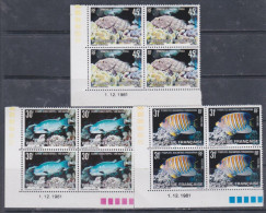 Polynésie N° 174 / 76 XX Faune : Poissons : Les 3 Valeurs En Bloc De 4 Coin Daté Du 1 . 12 . 1981 ;  Sans Charnière, TB - Neufs