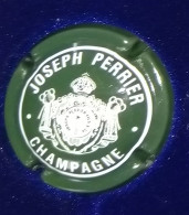 PLAQUE DE MUSELET DE CHAMPAGNE " JOSEPH PERRIER VERT ET BLANC " - Germain