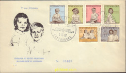 432476 MNH LUXEMBURGO 1962 CARITAS. PRINCESA MARGARETHA Y PRINCIPE JEAN - Sonstige & Ohne Zuordnung