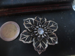 JOLIE BROCHE FLEUR - Brooches