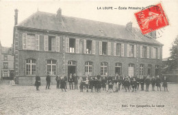 La Loupe * école Primaire Supérieure De La Commune * La Cour * Groupe D'élèves - La Loupe