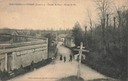 Berchères Sur Vesgres * Route De Bu , Entrée Du Pays * Villageois - Autres & Non Classés