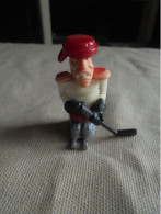 Vintage - Jouet Kinder Figurine Hockeyeur - Montables