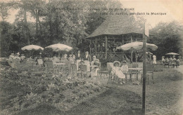 Paris Plage , Le Touquet * Nouveau Casino De La Forêt , Un Coin Du Jardin Pendant La Musique * Kiosque - Le Touquet